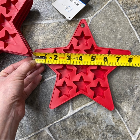 Mainstays Red Star Ice Mold Tray’s - Picture 6 of 6